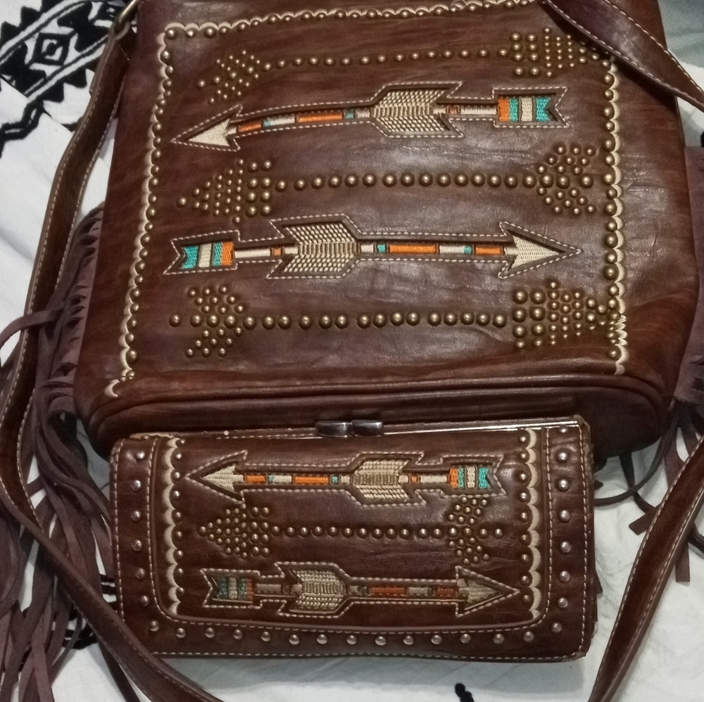 Montana West gun carrying purse and matching Wallet